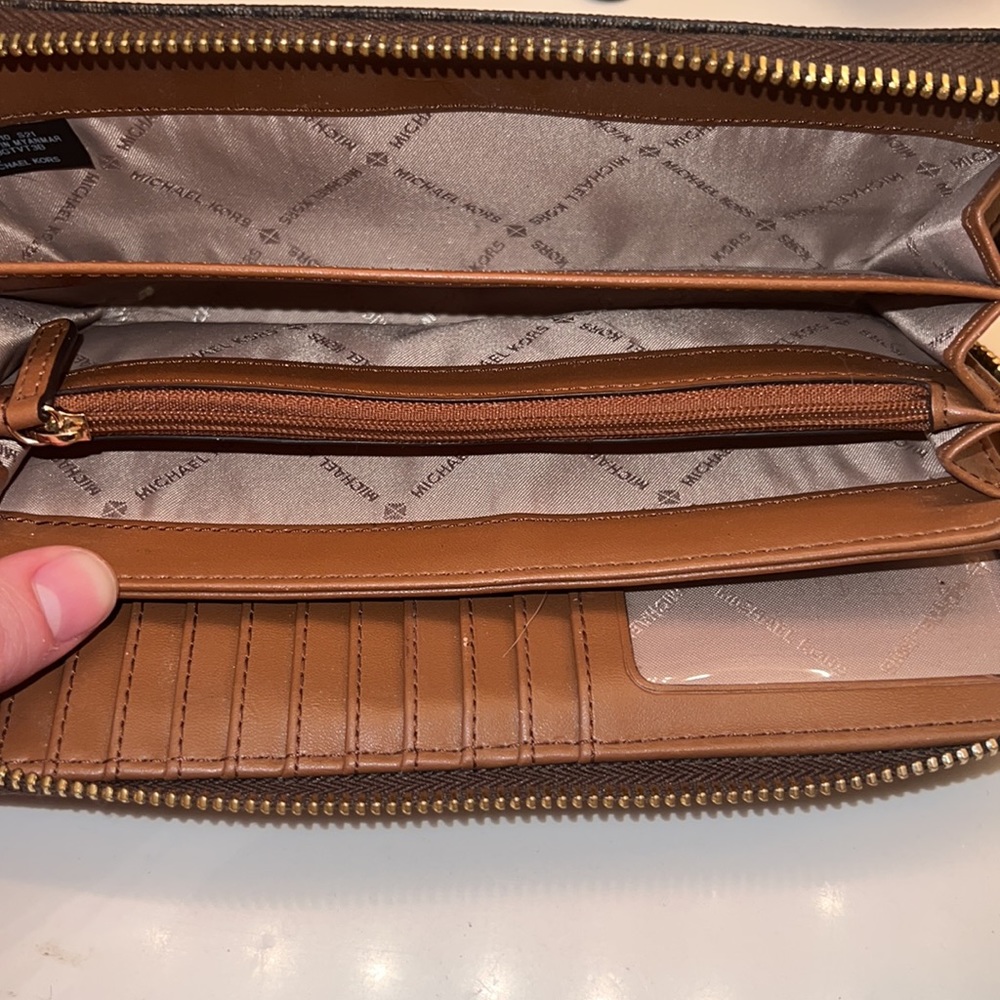 Michael Kors Jet Set Brown Wristlet Wallet - Picture 5 of 7